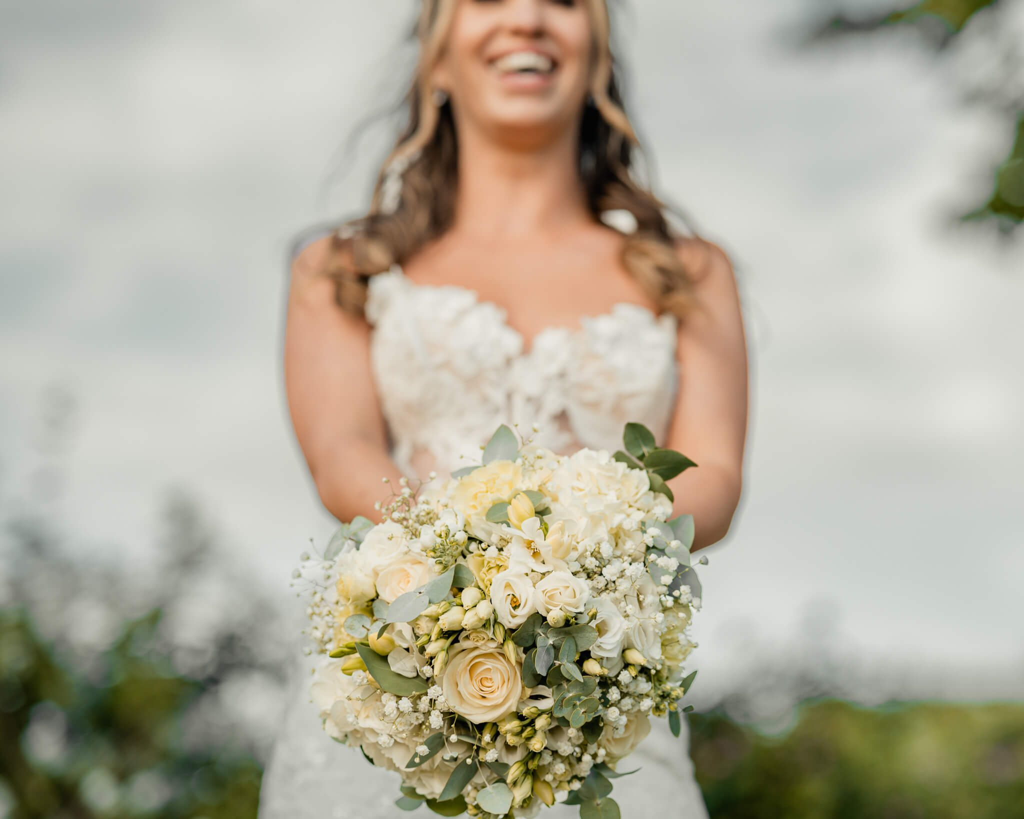 waterton-park-hotel-wedding-photographer-bride-bouquet-closeup.jpg