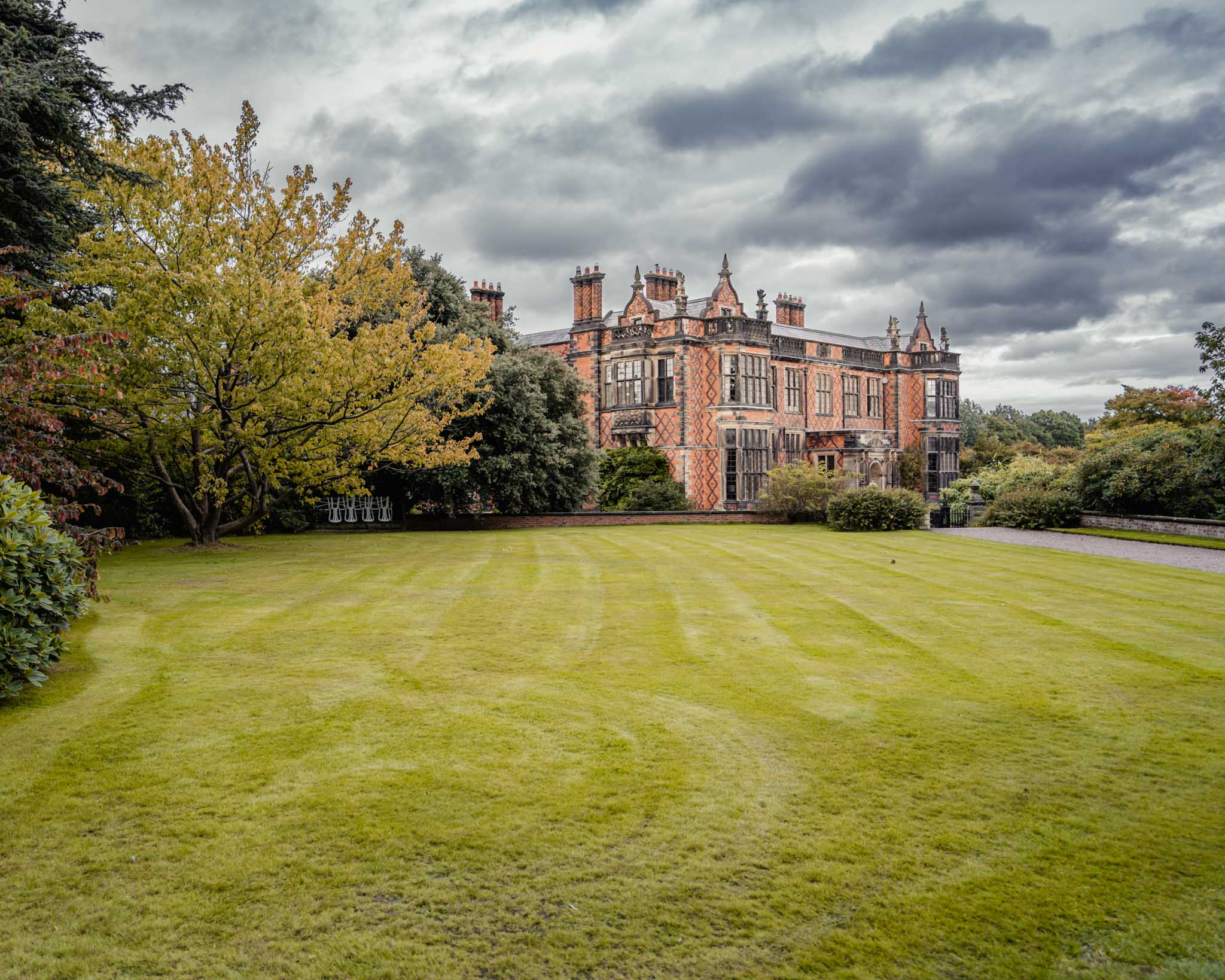 The beauty of Arley Hall perfectly captured with a long distance photograph.